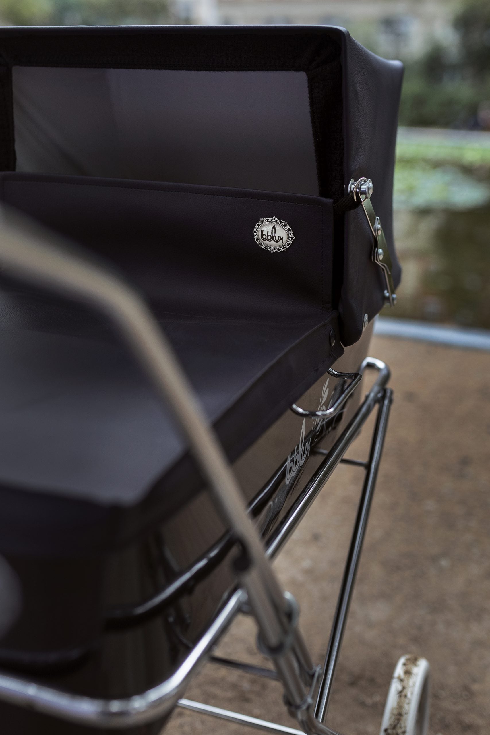 Coche Clasico + Bolso de Charol - ¡Personalizable Color, Tamaño y con tu Nombre!