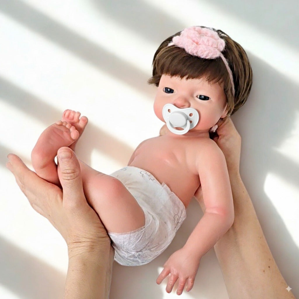 Bebé reborn de Silicona Platino Miel - Sistema Líquidos (BEBE 🍼 y HACE PIS 💦), Pelo Injertado, Pintada a Mano y Bañable -  Mide 44 cm y pesa 2.5 Kg