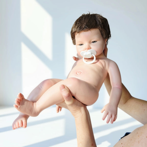 Bebé Reborn Silicona Platino "Pedro" Niño (50cm, 3.5kg) – Sistema de Líquidos y Peso Real de Recién Nacido